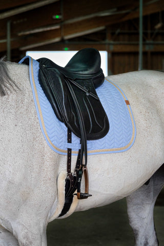 "Tapis de selle" díjlovas nyeregalátét pasztell színekben