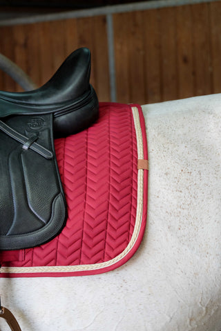 "Tapis de selle" díjlovas nyeregalátét pasztell színekben