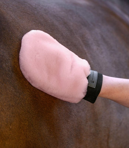 "Lucky" valódi bárányszőr ápoló kesztyű