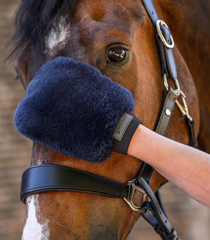 "Lucky" valódi bárányszőr ápoló kesztyű