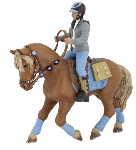 "Ace" mén ló felnyergelve