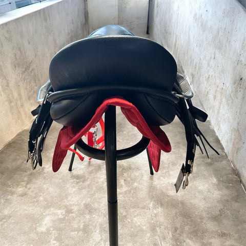 Júlia bőrnyereg-szett kispóniknak, ajándék kötőfékkel