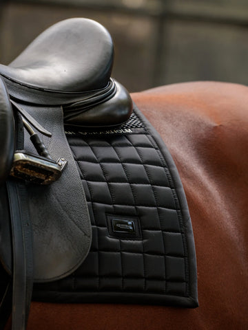 "Dressage Performance" díjlovas nyeregalátét, fekete